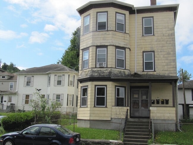 Building Photo - 2 Sturgis St