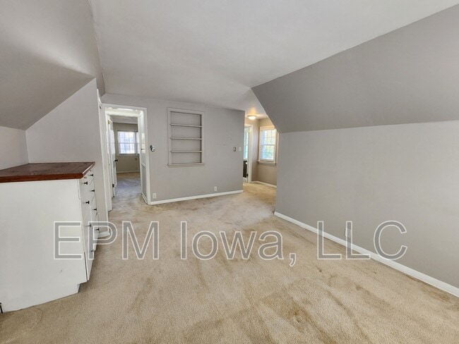 Building Photo - 137 Pauline Pl