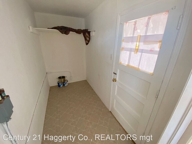 Building Photo - 3 br, 1.5 bath House - 9211 Montgomery