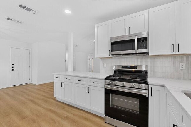 Building Photo - Gem In Flower Mound Waiting On You!!!