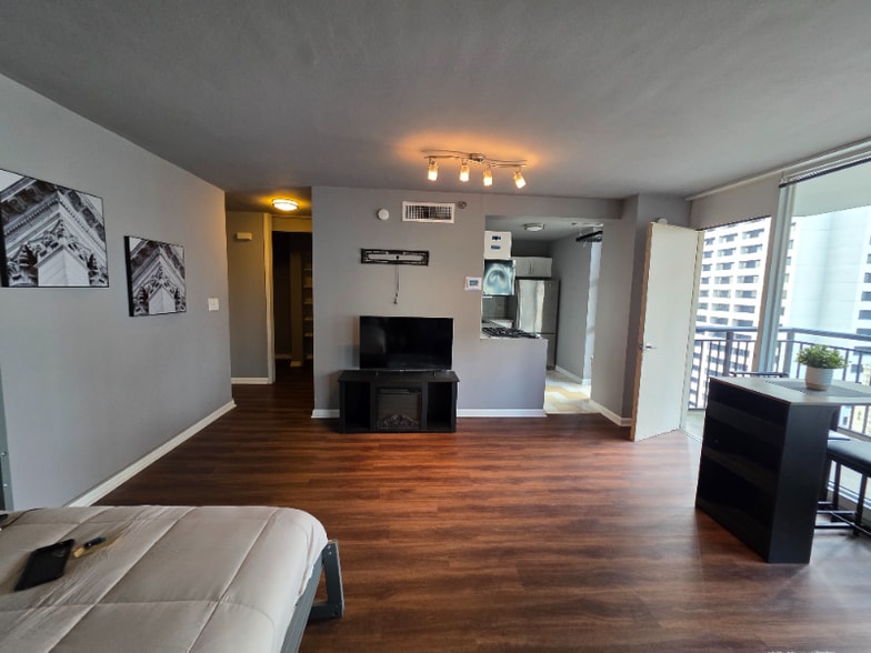 Building Photo - 620 Peachtree St NE