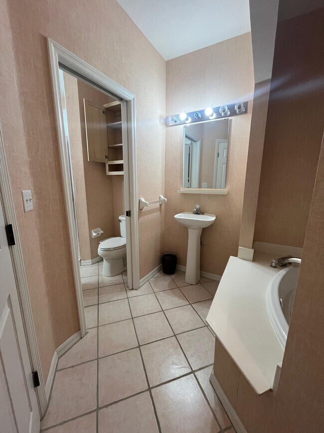 Building Photo - 9832 Perfect Dr