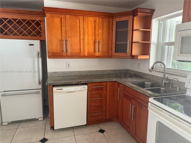 Building Photo - 1847 Wiley St