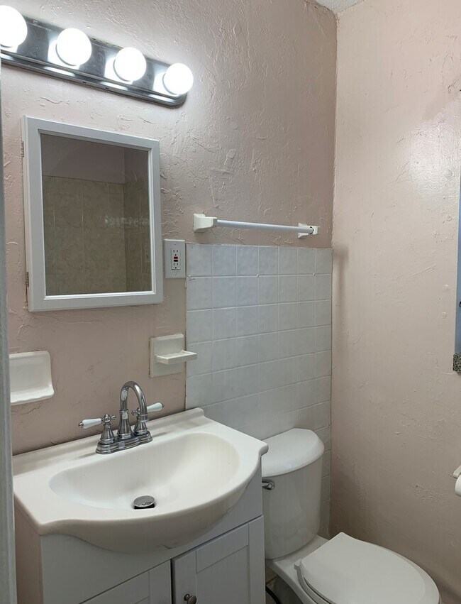 Building Photo - Spacious Backyard And Screened Porch In This Cozy 3 Bedroom Home