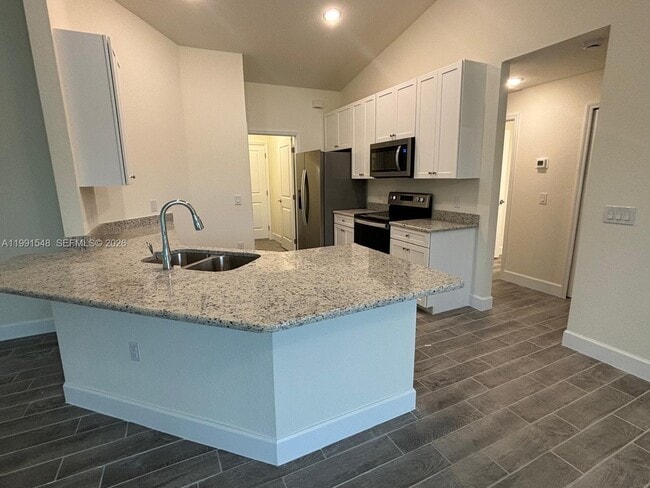 Building Photo - 2711 20th St SW