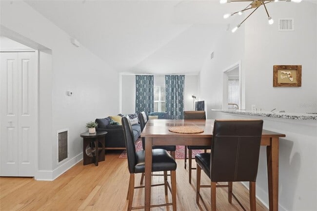 Building Photo - 1408 E Ridgewood St