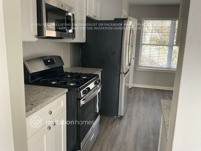 Building Photo - 1306 Waymar Way SW