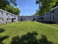 Building Photo - 3208 Ellwood Ave