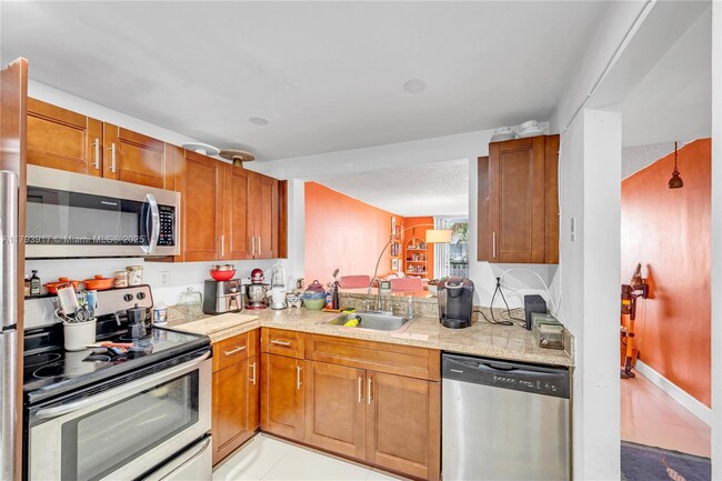 Building Photo - 488 NW 165th St