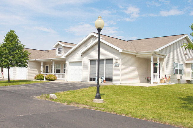 Building Photo - SOUTHLAKE COTTAGES