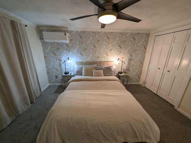 Building Photo - 159 Maverick St