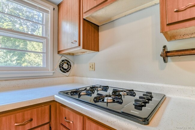 Building Photo - 11 Hudson Bluff Dr