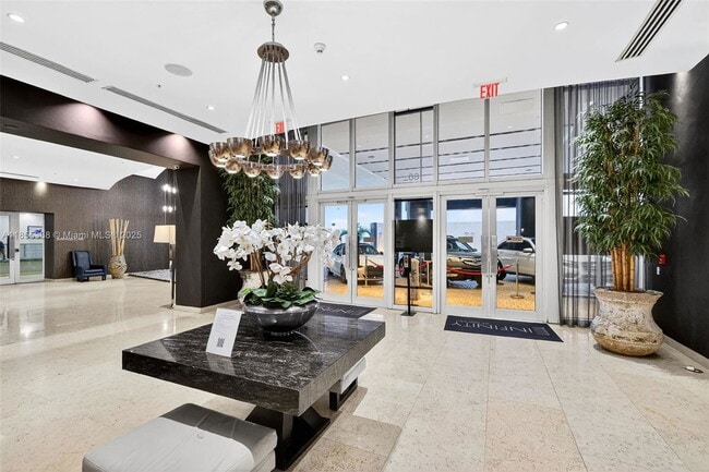 Building Photo - 60 SW 13th St