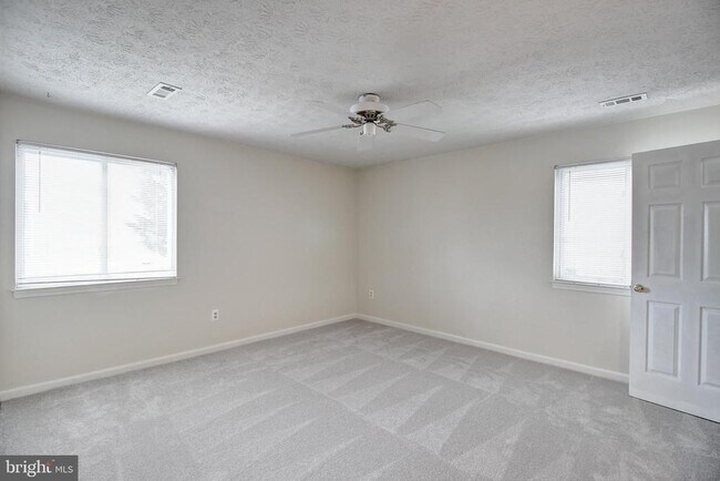 Building Photo - 2145 Wainwright Ct