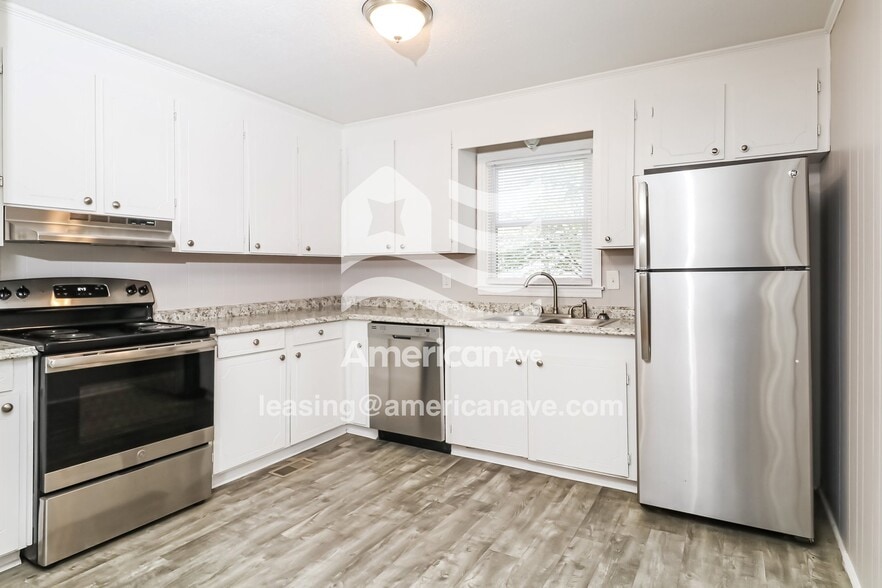 Building Photo - 104 Forest Ln Dr