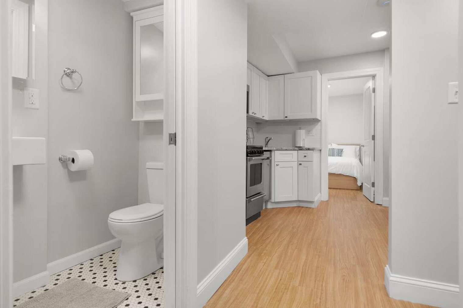 Building Photo - 152 Salem St