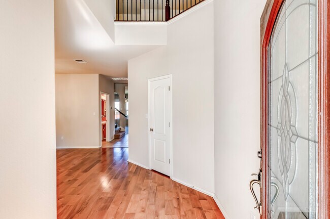 Building Photo - 1604 Greenside Dr