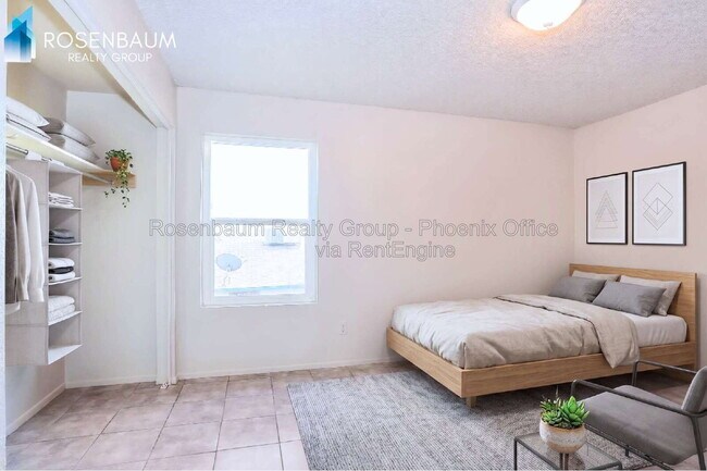 Building Photo - 465 W Ivyglen St