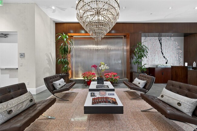 Building Photo - 455 E Palmetto Park Rd