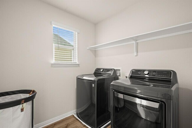 Building Photo - 14424 Heartland Dr