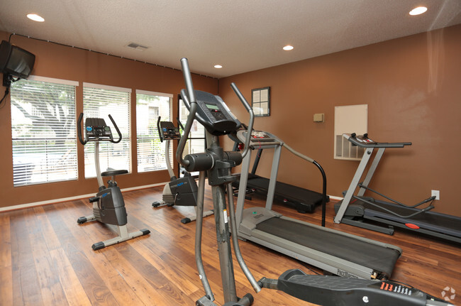 Fitness Center - Applewood Village Apartments