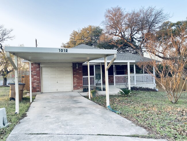 Garage and Carport - 1012 Glen Oaks Ct