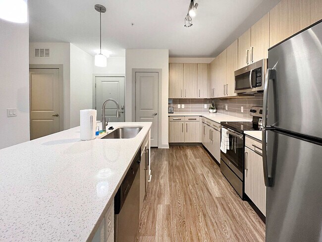 Building Photo - 2615 N Grady Ave