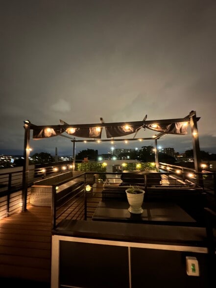 Building Photo - 638 Franklin St NE