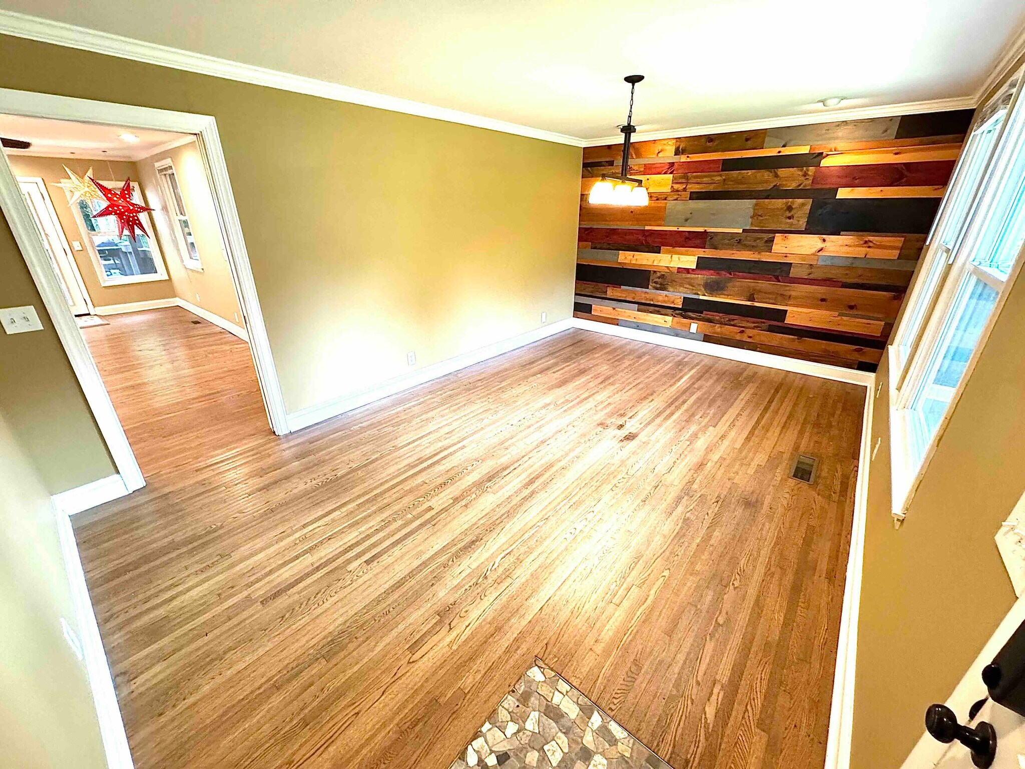 Dining/Main Front Room - 5011 Suter Dr