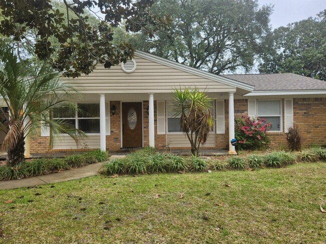 Building Photo - 323 Parkway Pl SW