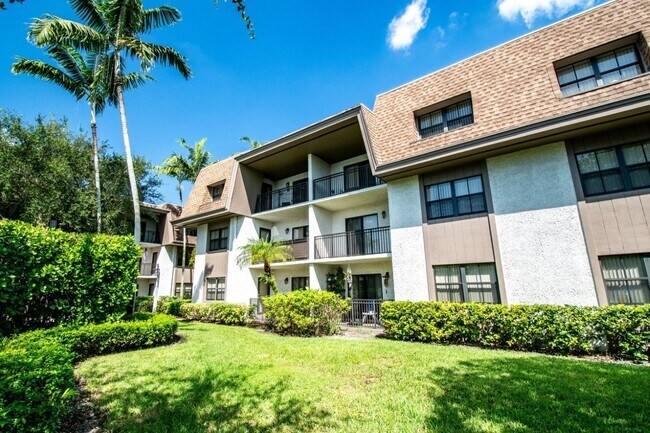 Building Photo - Legacy at the Palms