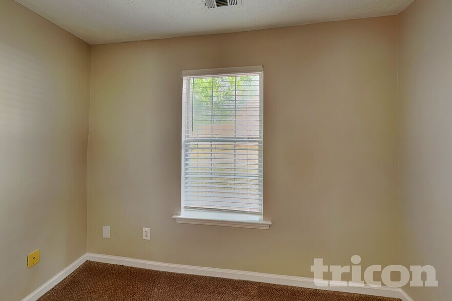 Building Photo - 135 Tillman Ct
