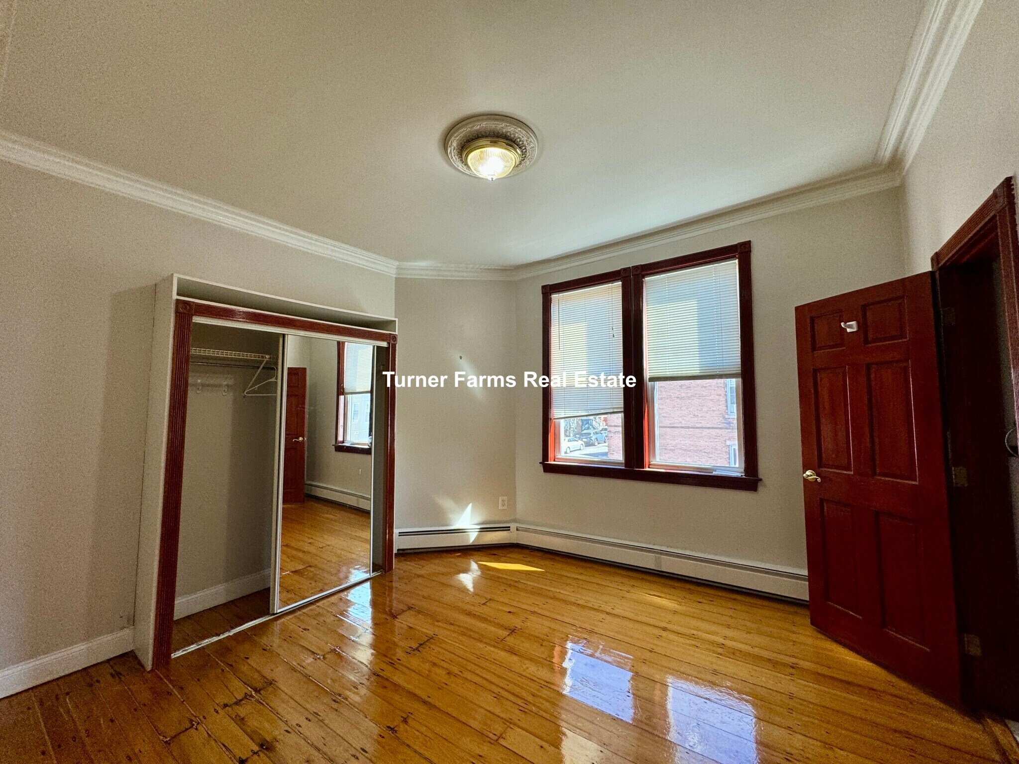 Building Photo - 19 Monmouth St