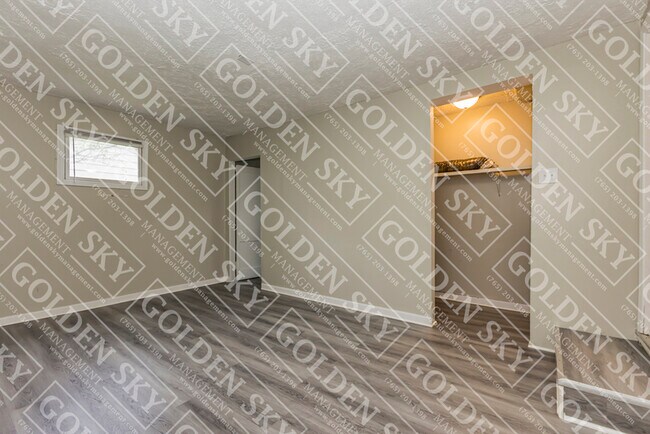 Building Photo - 209 N Manhattan Ave