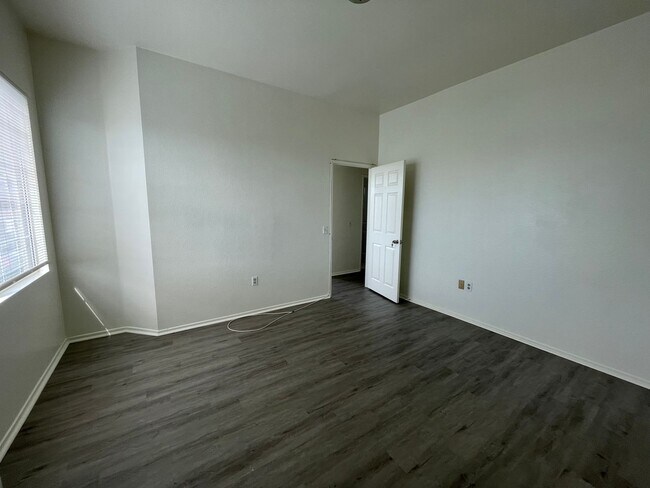 Building Photo - 3bed/3bath Townhouse in San Gabriel - InveServe Corp