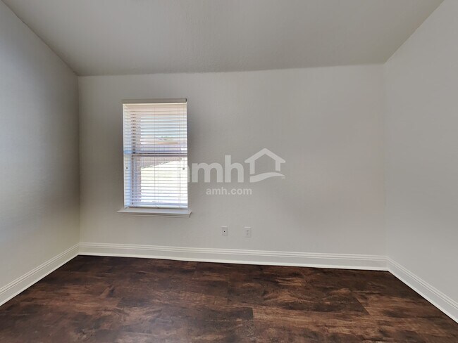 Building Photo - 337 Stanley Dr