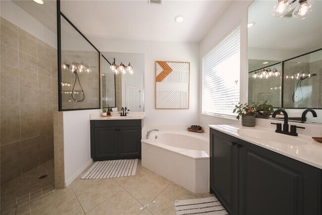 Building Photo - 5546 Whitehead St