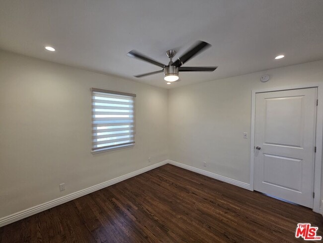 Building Photo - 102 Gaviota Ave