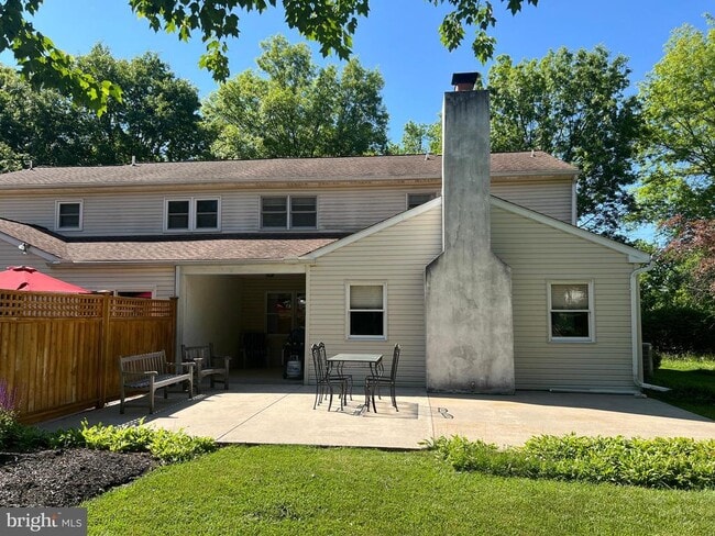 Building Photo - 3576 Windridge Dr