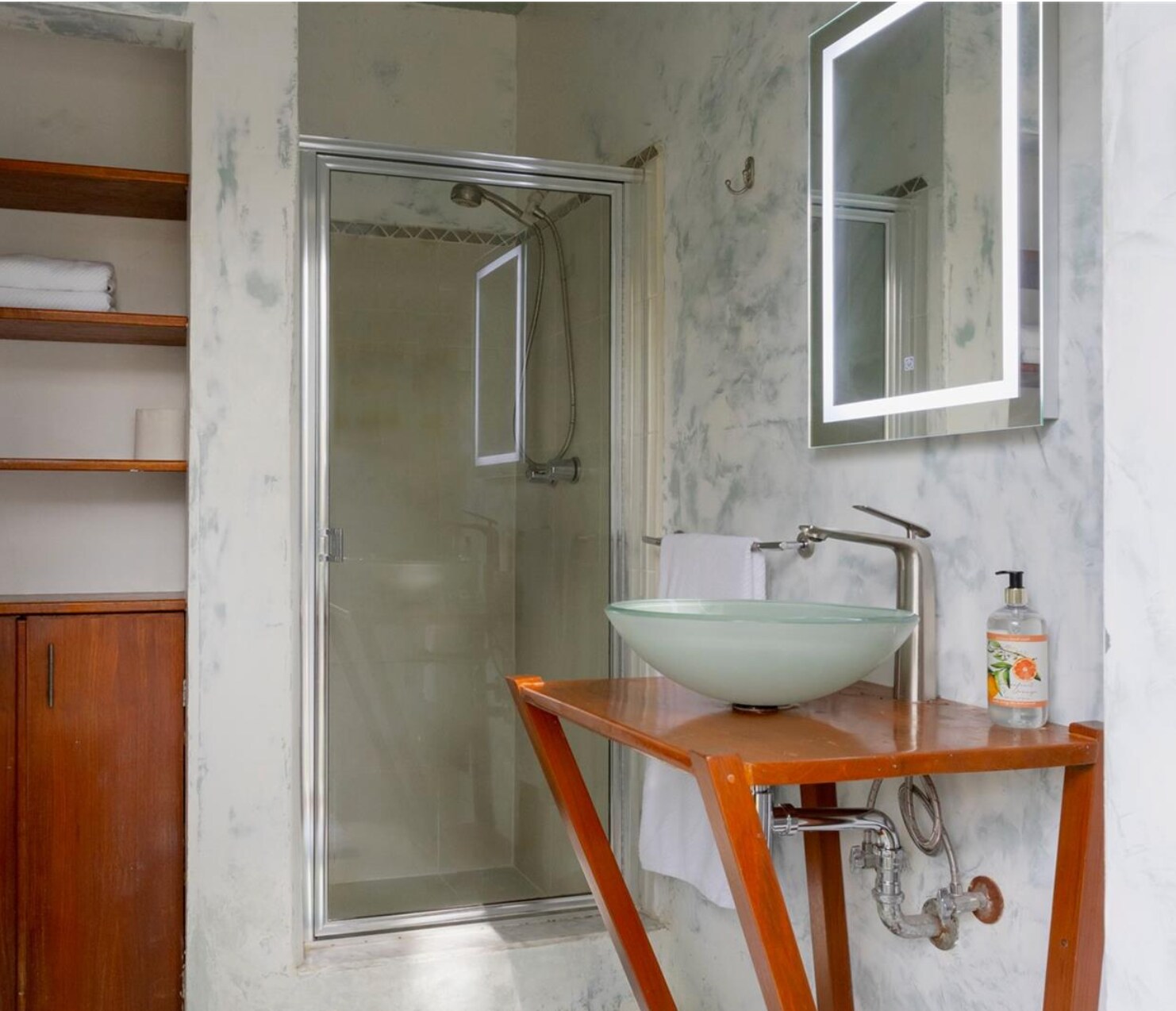 Building Photo - 750 NE 120th St