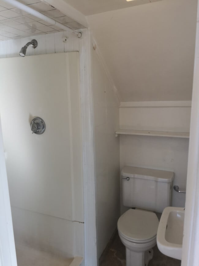 Building Photo - 342 Child St