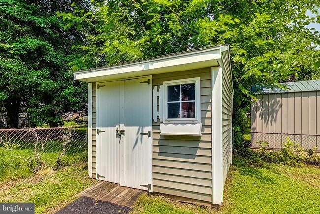 Building Photo - 4715 Oxbow Rd