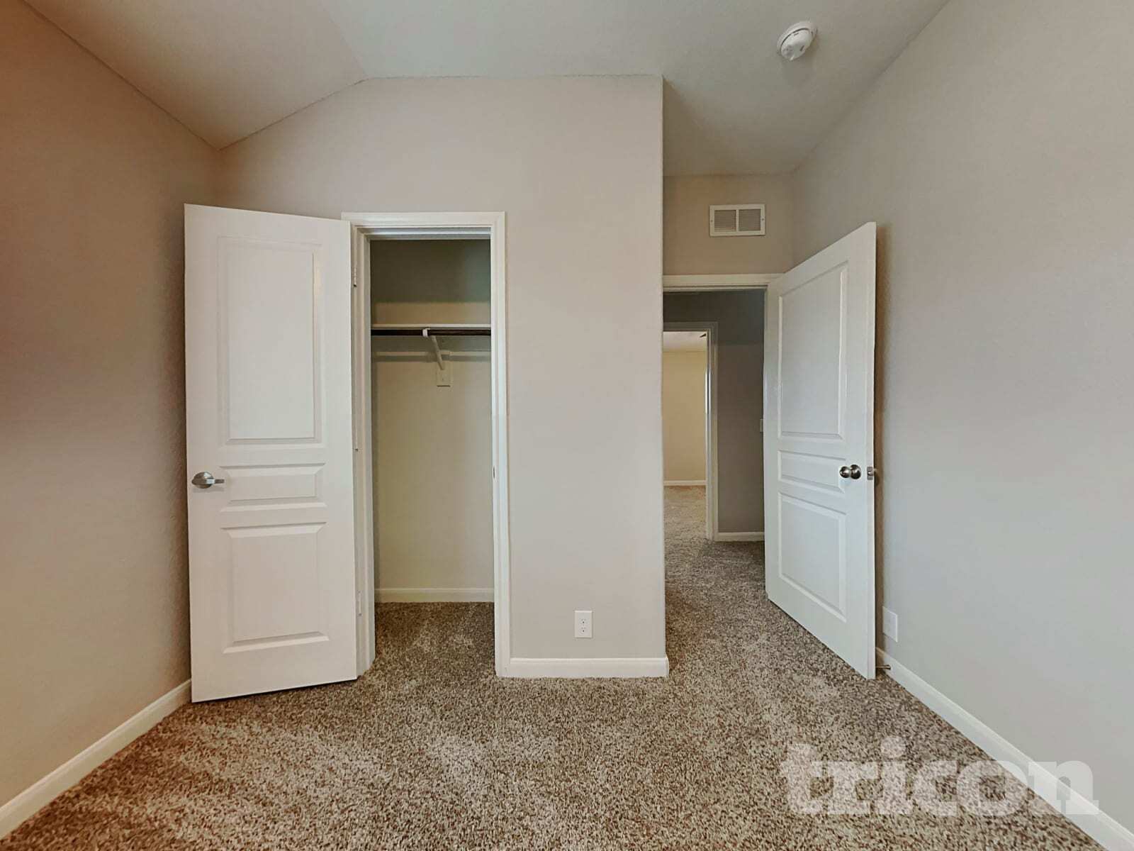 Building Photo - 423 Hayes St