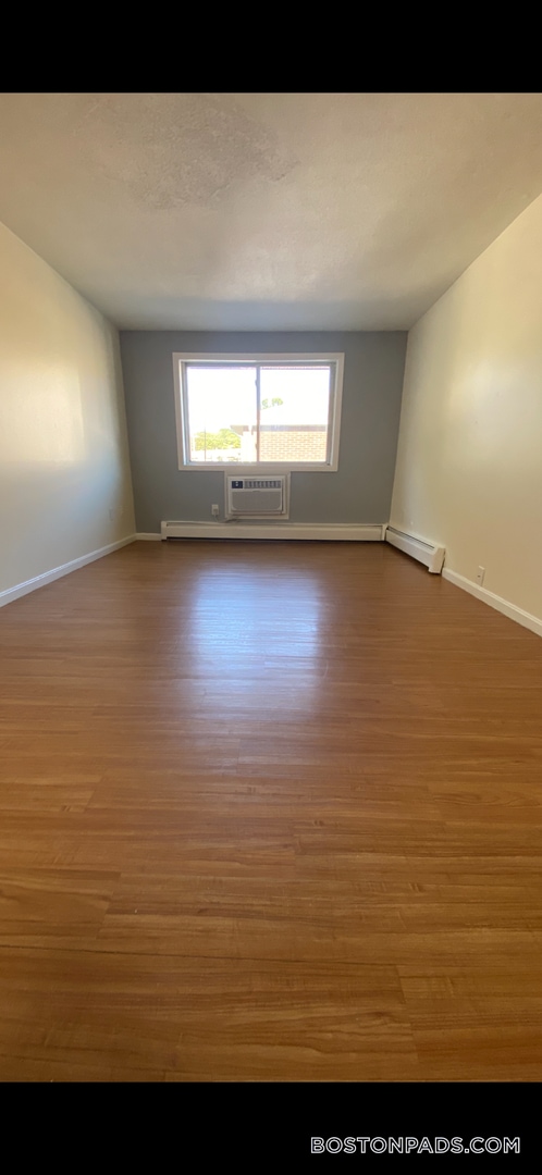 Building Photo - 134 Willard St