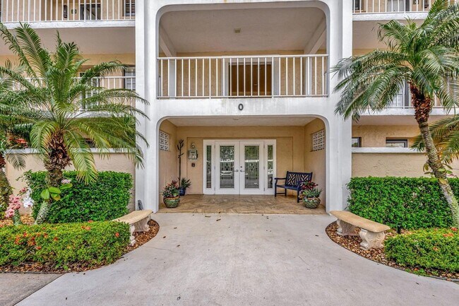 Building Photo - 300 N Hwy A1A