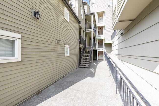 Building Photo - 3901 Fremont Ave N