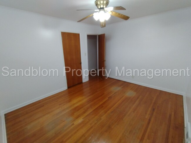 Building Photo - FOR LEASE | Mid-town Tulsa | 2 Bed, 1 Bath...