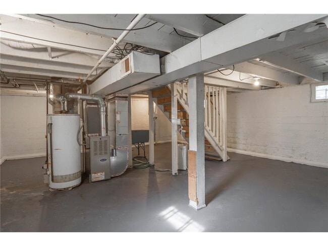 Building Photo - 1002 Lowry Ave N