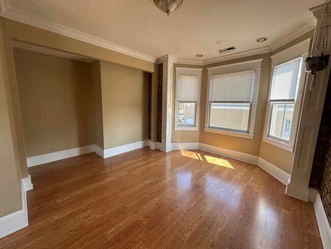 Building Photo - 160 Symphony Way