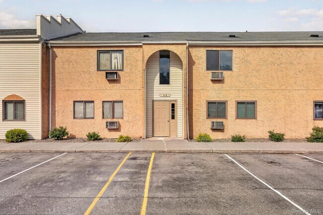 Building Photo - 14 Scarborough Ln